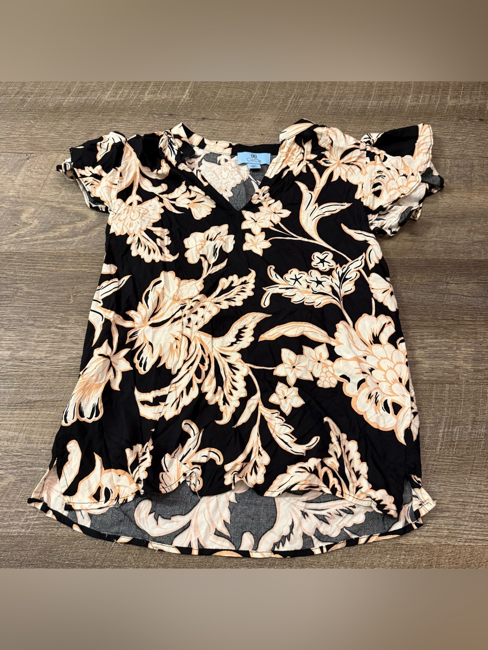 CeCe V-Neck Short Sleeve Floral Blouse